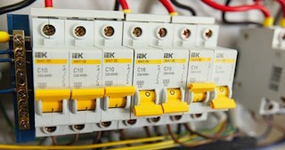 Монтаж УЗО - установка по доступной цене от 368 руб в Керчи от ЭлектроКрч